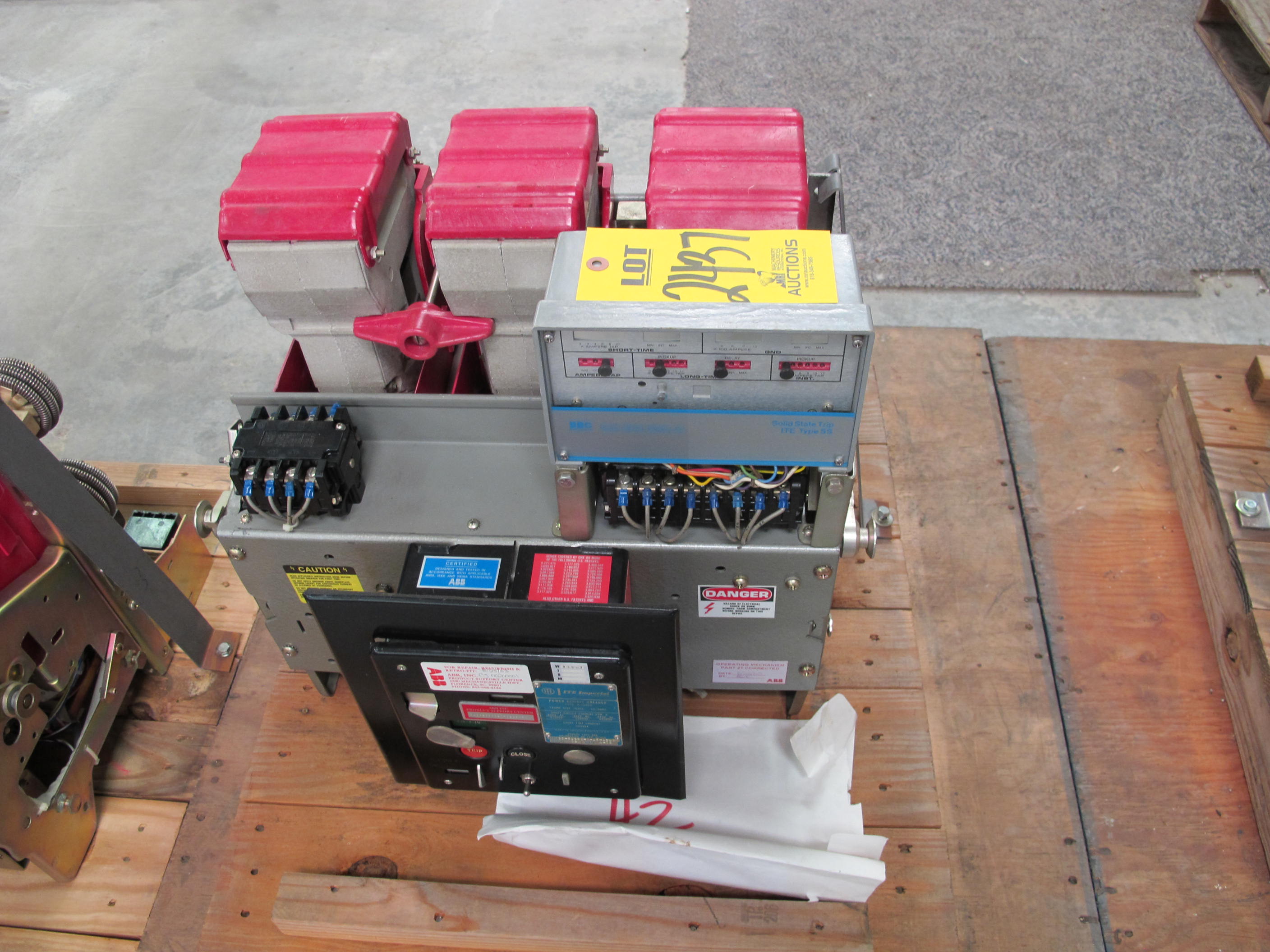 BREAKER, CIRCUIT TYPE, 600-1.6KA AMP RATING, 240-600 VOLT RATING, 3 POLE, K1600S KIND. WITH SOLID STATE TRIP DEVICE TYPE SS4, LT/ST, COMPLETE PART NUMBER C1535-7773-144-07(00)(01)(18)(40) (W-44) LOADING & HANDLING FEE $15-